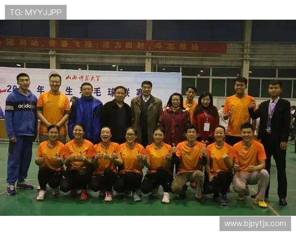 南京羽毛球队在邀请赛中的团队协作表现分析与总结